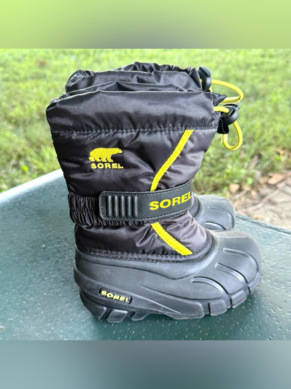 Sorel Children’s Flurry Snow Boot Black Yellow Toddler 9 Waterproof Warm